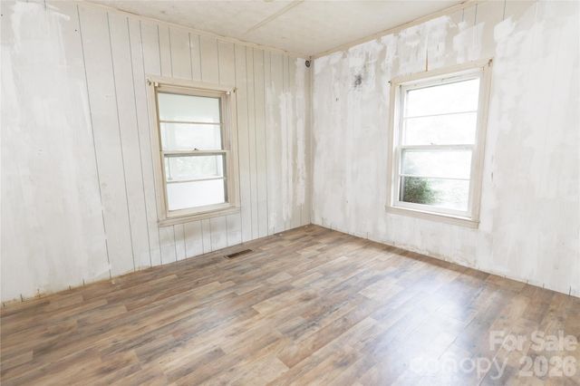 329 Finley Avenue NW, Lenoir, NC 28645