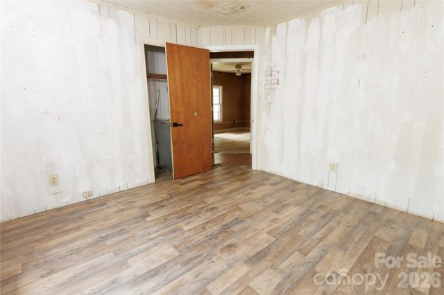 329 Finley Avenue NW, Lenoir, NC 28645