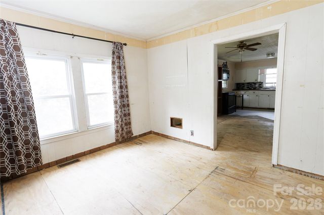 329 Finley Avenue NW, Lenoir, NC 28645