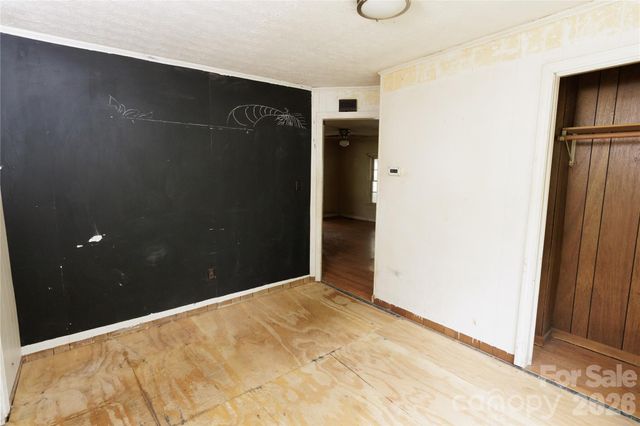 329 Finley Avenue NW, Lenoir, NC 28645