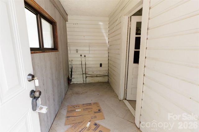 329 Finley Avenue NW, Lenoir, NC 28645