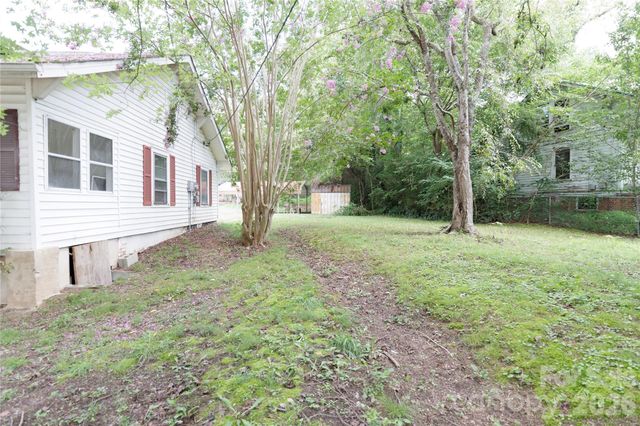 329 Finley Avenue NW, Lenoir, NC 28645