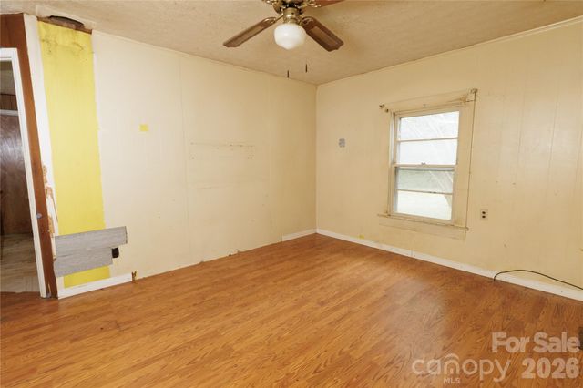 329 Finley Avenue NW, Lenoir, NC 28645