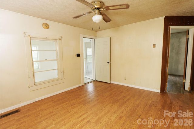 329 Finley Avenue NW, Lenoir, NC 28645