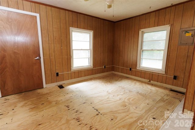 329 Finley Avenue NW, Lenoir, NC 28645