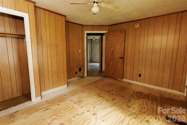 329 Finley Avenue NW, Lenoir, NC 28645