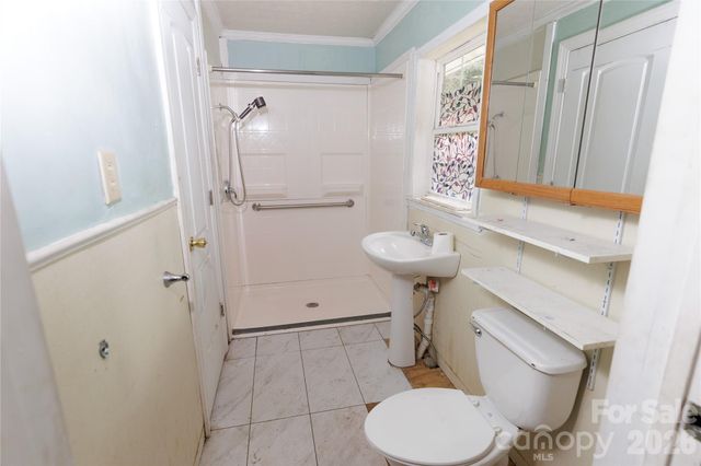 329 Finley Avenue NW, Lenoir, NC 28645