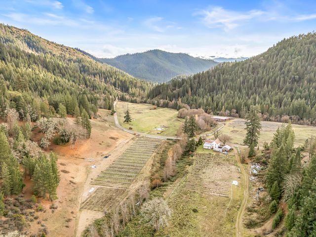 6026 Carberry Creek Road, Jacksonville, OR 97530