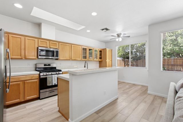 214 Saint Tropez, Lincoln, CA 95648