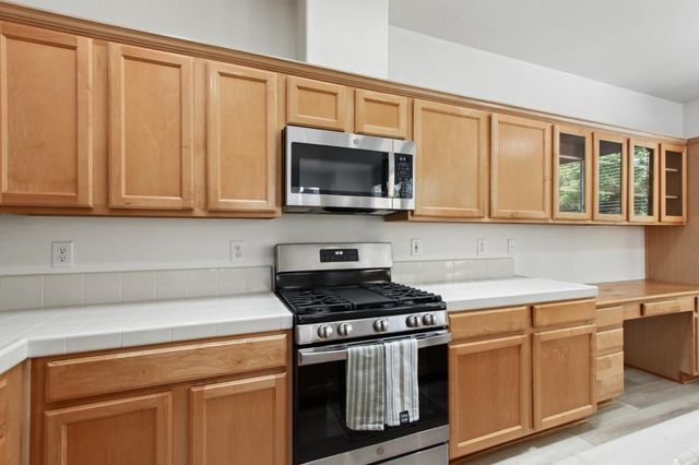 214 Saint Tropez, Lincoln, CA 95648