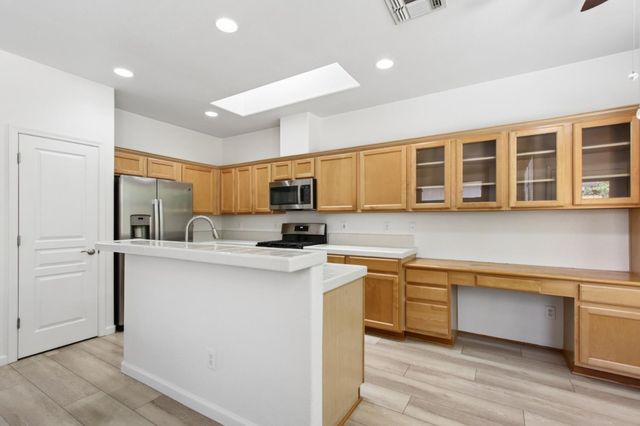 214 Saint Tropez, Lincoln, CA 95648