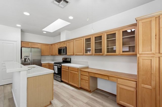 214 Saint Tropez, Lincoln, CA 95648