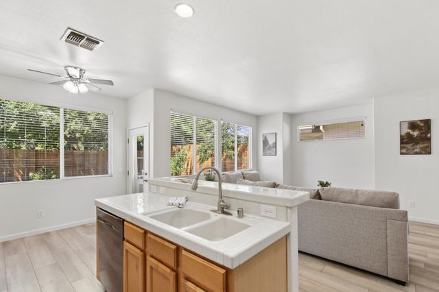 214 Saint Tropez, Lincoln, CA 95648