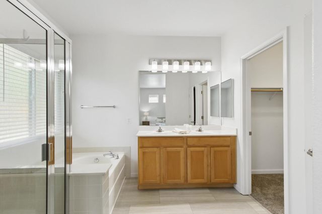 214 Saint Tropez, Lincoln, CA 95648