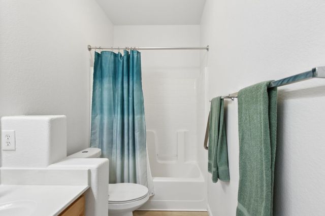 214 Saint Tropez, Lincoln, CA 95648