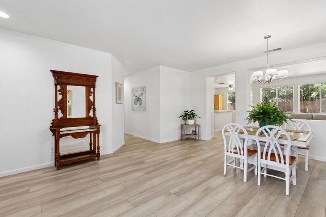 214 Saint Tropez, Lincoln, CA 95648