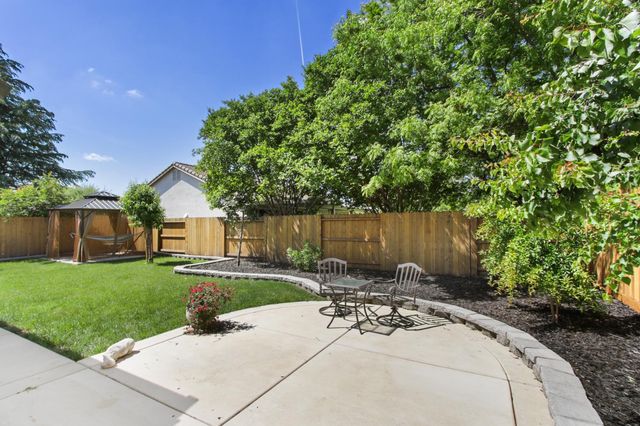 214 Saint Tropez, Lincoln, CA 95648
