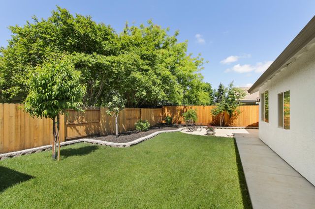 214 Saint Tropez, Lincoln, CA 95648