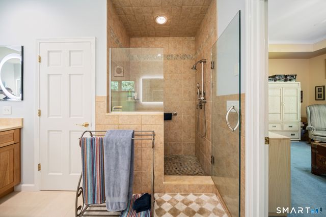 84 Links Way 84, Oxford, CT 06478