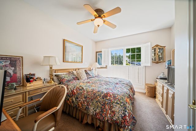 84 Links Way 84, Oxford, CT 06478