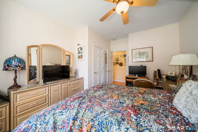 84 Links Way 84, Oxford, CT 06478