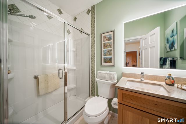 84 Links Way 84, Oxford, CT 06478