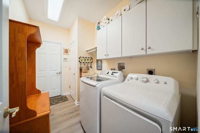 84 Links Way 84, Oxford, CT 06478