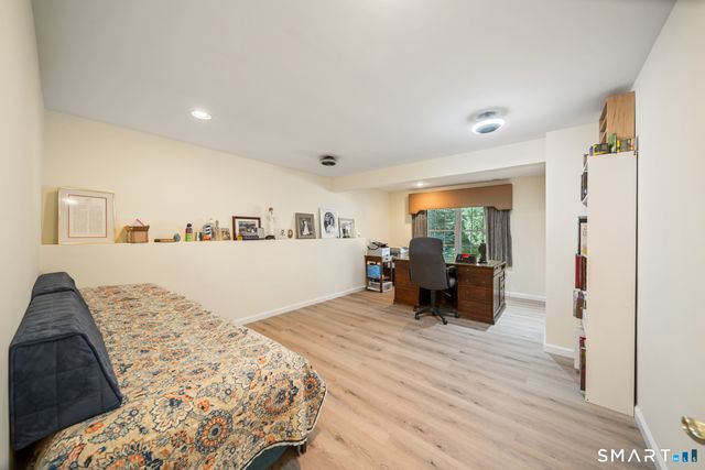 84 Links Way 84, Oxford, CT 06478