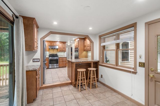26 Joyce Ln, Bellingham, MA 02019