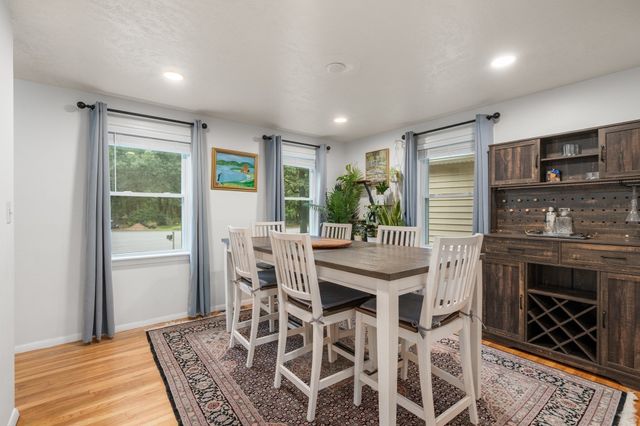 26 Joyce Ln, Bellingham, MA 02019