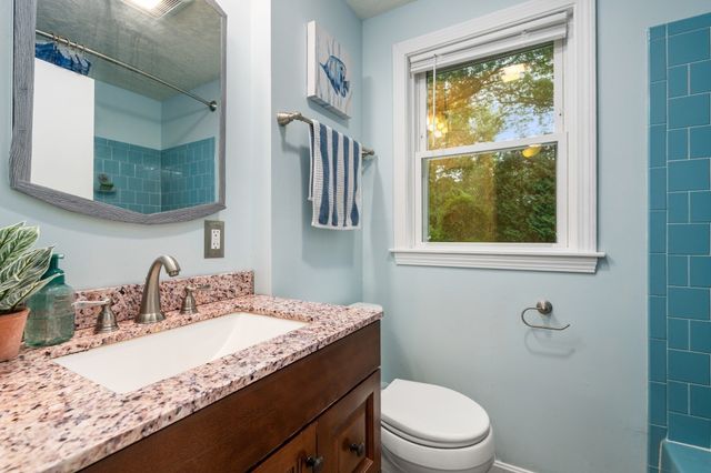26 Joyce Ln, Bellingham, MA 02019