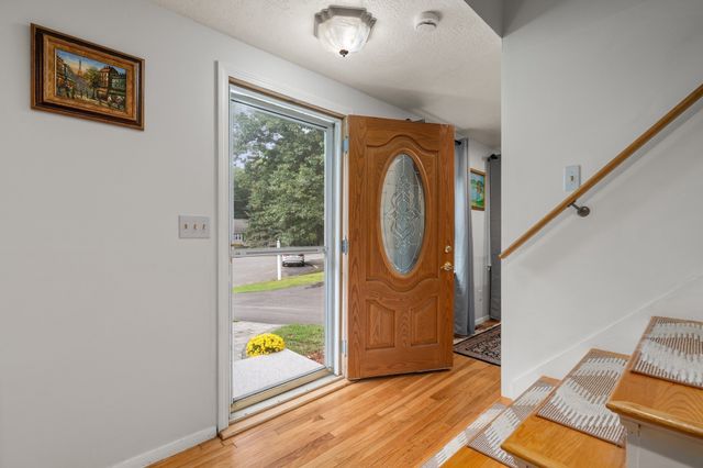26 Joyce Ln, Bellingham, MA 02019
