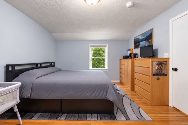 26 Joyce Ln, Bellingham, MA 02019