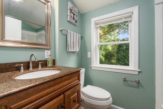 26 Joyce Ln, Bellingham, MA 02019