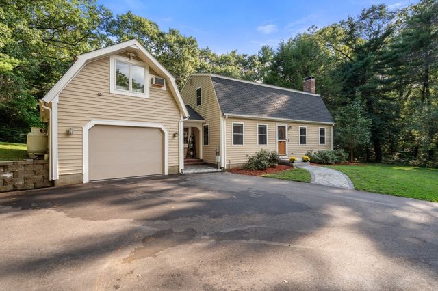 26 Joyce Ln, Bellingham, MA 02019