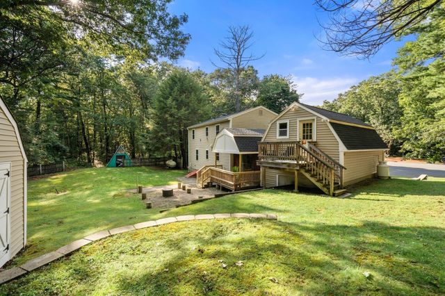 26 Joyce Ln, Bellingham, MA 02019