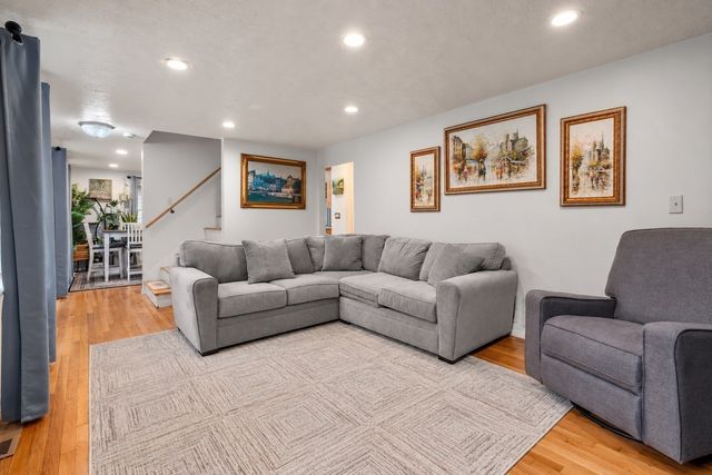 26 Joyce Ln, Bellingham, MA 02019