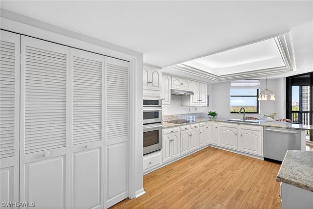 6075 Pelican Bay BLVD 706, Naples, FL 34108