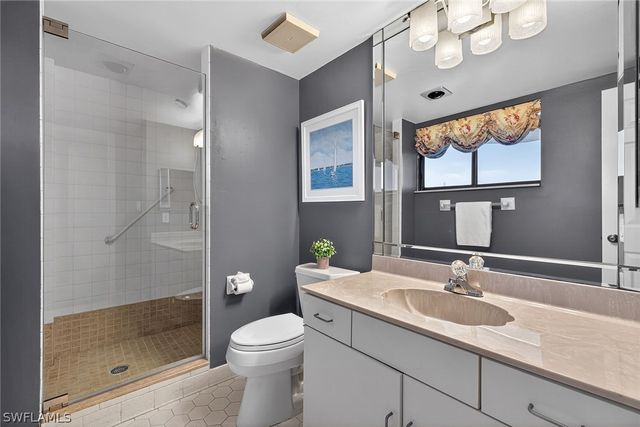 6075 Pelican Bay BLVD 706, Naples, FL 34108