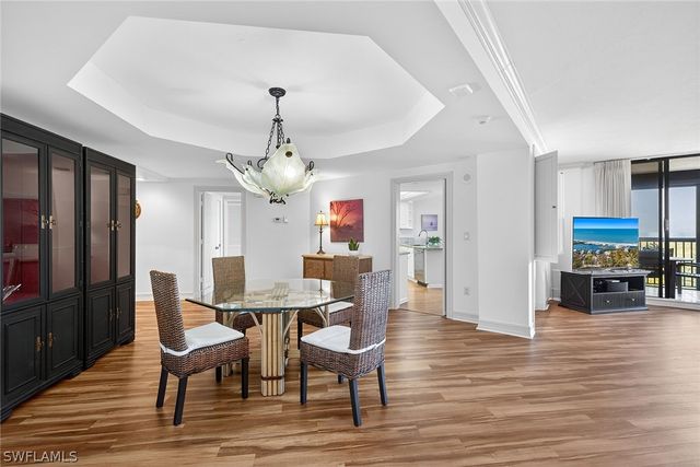 6075 Pelican Bay BLVD 706, Naples, FL 34108