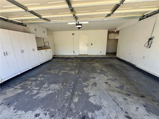 21041 Gault C, Canoga Park, CA 91303