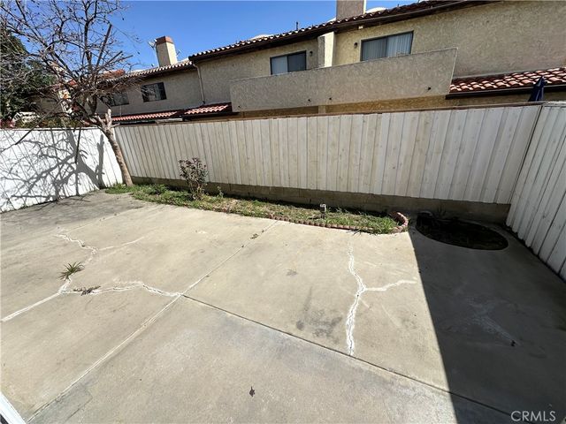 21041 Gault C, Canoga Park, CA 91303