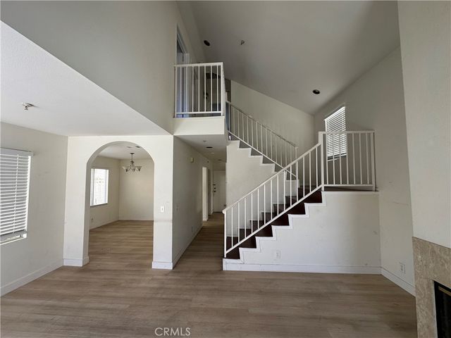 21041 Gault C, Canoga Park, CA 91303