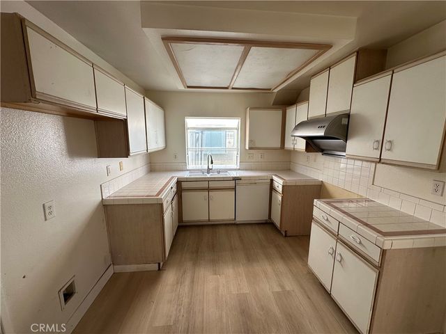 21041 Gault C, Canoga Park, CA 91303