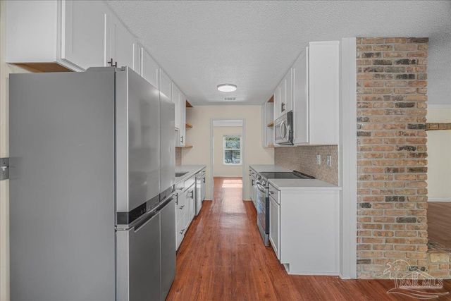 4740 Woodcliff Dr, Pensacola, FL 32504