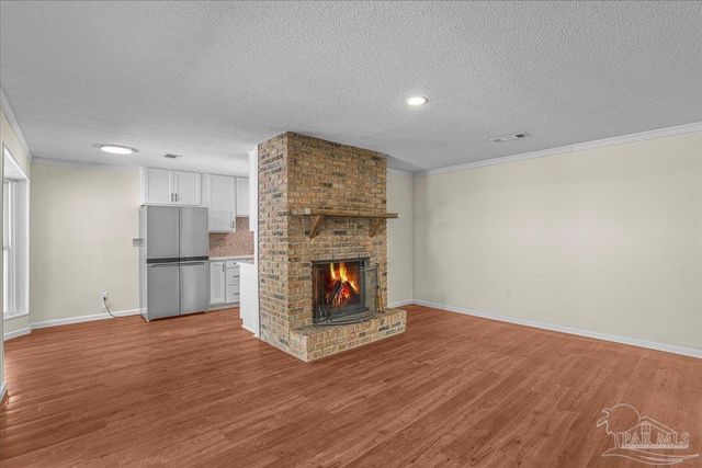 4740 Woodcliff Dr, Pensacola, FL 32504