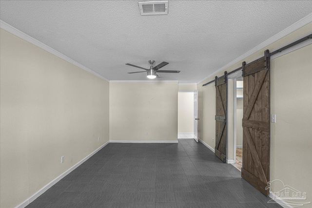 4740 Woodcliff Dr, Pensacola, FL 32504