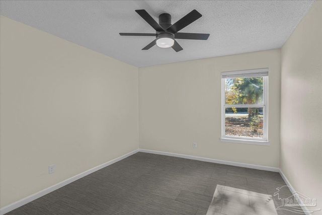 4740 Woodcliff Dr, Pensacola, FL 32504