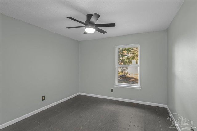 4740 Woodcliff Dr, Pensacola, FL 32504