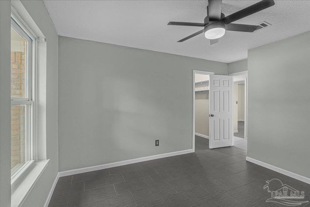 4740 Woodcliff Dr, Pensacola, FL 32504